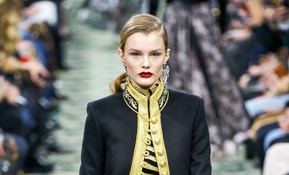 https://media.vogue.ru/photos/5dc5368fe3f5ab00089c2c1d/master/w_1280%2cc_limit/01.jpg