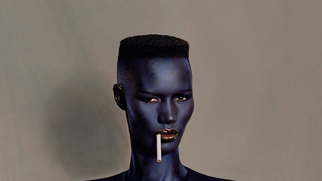 Grace jones before i ve seen. Грейс Джонс Либертанго. Либертанго в исполнении Грейс Джонс. Grace Jones - i've seen that face before обложка альбома. А.Бандерас.Libertango - "Grace Jones".