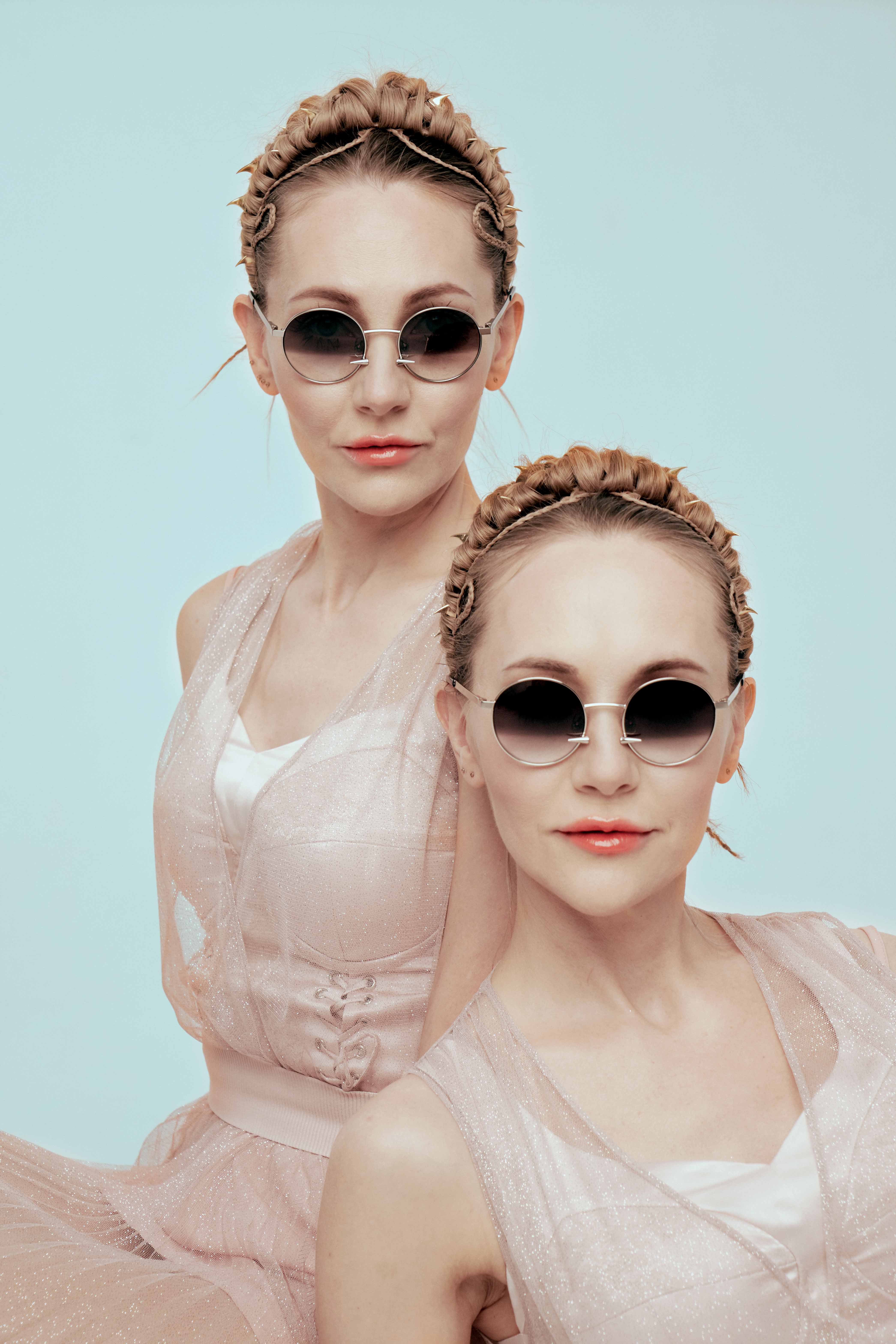 Popovy Sisters и Harry Cooper выпустили очки с пирсингом