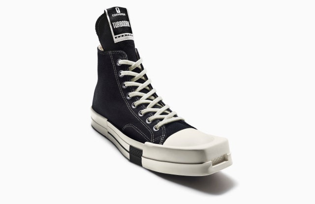 Рик Оуэнс переосмыслил черные кеды Chuck Taylor в коллаборации с Converse — и вот что получилось | Vogue Russia