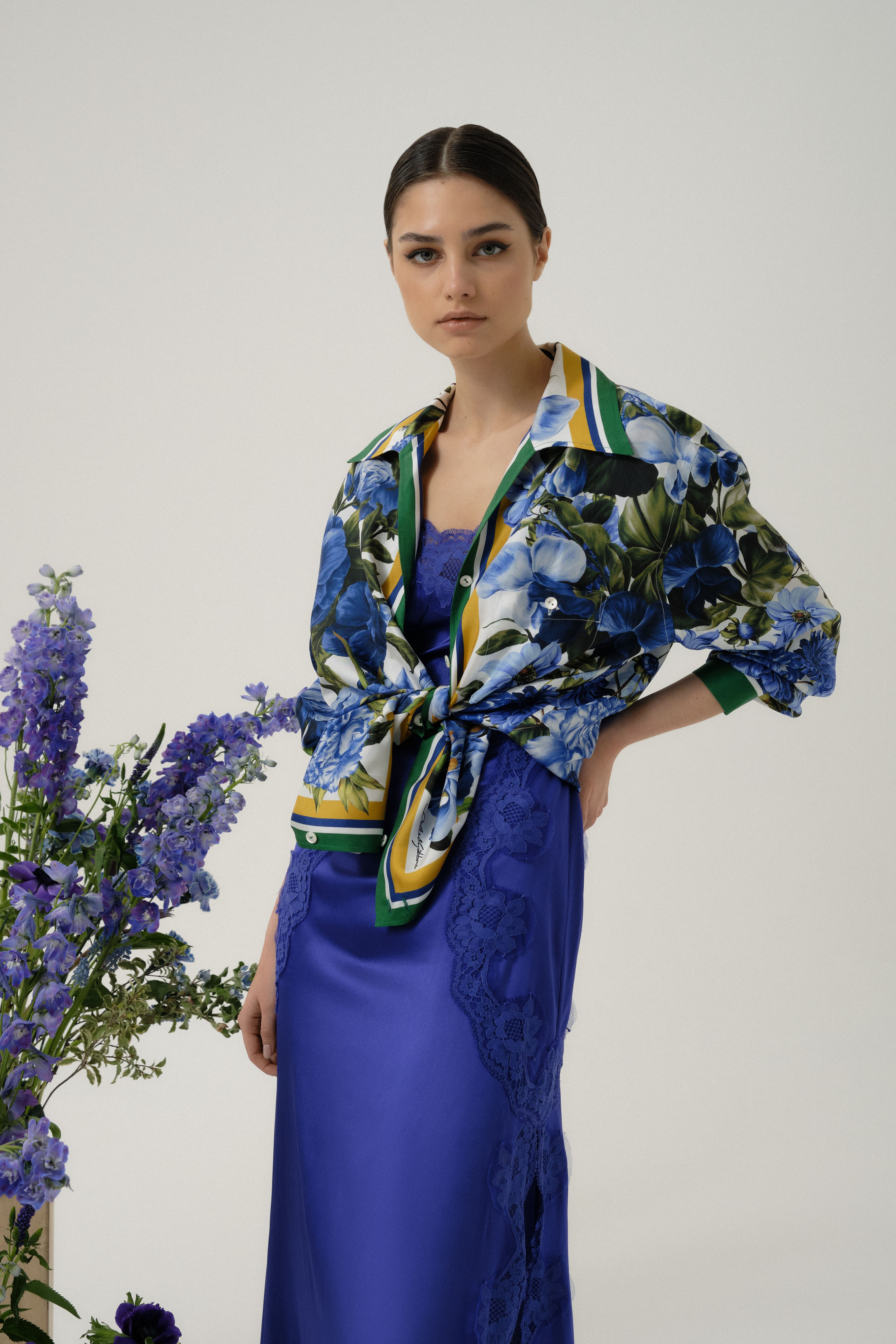 Букет голубых цветов в коллекции Dolce & Gabbana Blue Garden 