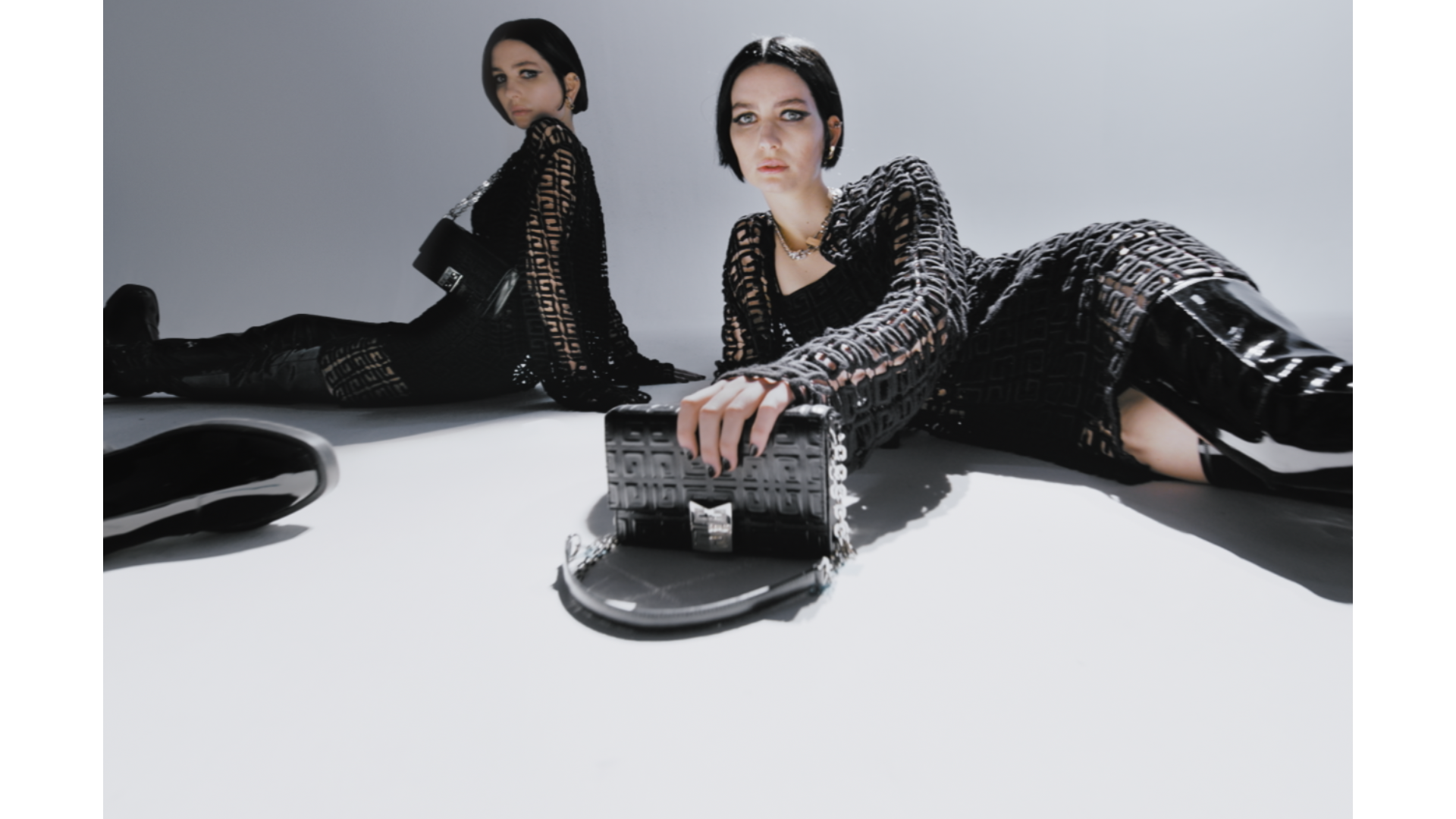 Vogue показывает первую сумку Мэтью Уильямса для Givenchy