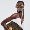 что такое кутюр в моде. Photo %20Daniel%20Roseberry%20%253A%20Courtesy%20of%20Schiaparelli. что такое кутюр в моде фото. что такое кутюр в моде-Photo %20Daniel%20Roseberry%20%253A%20Courtesy%20of%20Schiaparelli. картинка что такое кутюр в моде. картинка Photo %20Daniel%20Roseberry%20%253A%20Courtesy%20of%20Schiaparelli. Фраза «платье от-кутюр» используется довольно часто. Что так только не называют: дорогие вещи, вещи с показов или даже просто красивые стильные платья. Мало кто действительно понимает, что означает словосочетание «от-кутюр». Мы решили расставить все точки на i и окончательно разобраться, какой же наряд имеет право носить такое звание.