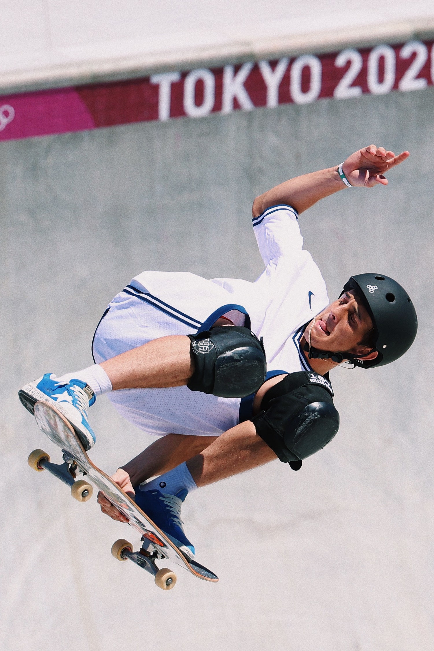 Скейтбордист Кори Джуно выступал на Олимпийских играх в Токио в кроссовках Golden Goose. Что надо о них знать?